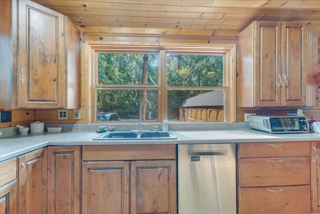 564C County Road 2400 Road N, Dewey, IL 61840