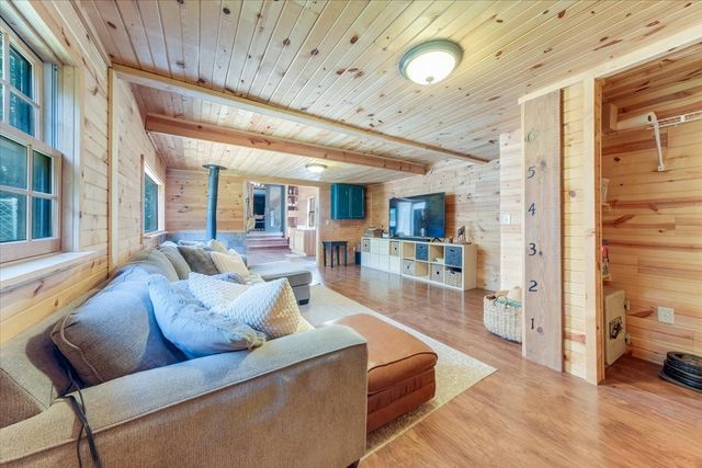 564C County Road 2400 Road N, Dewey, IL 61840