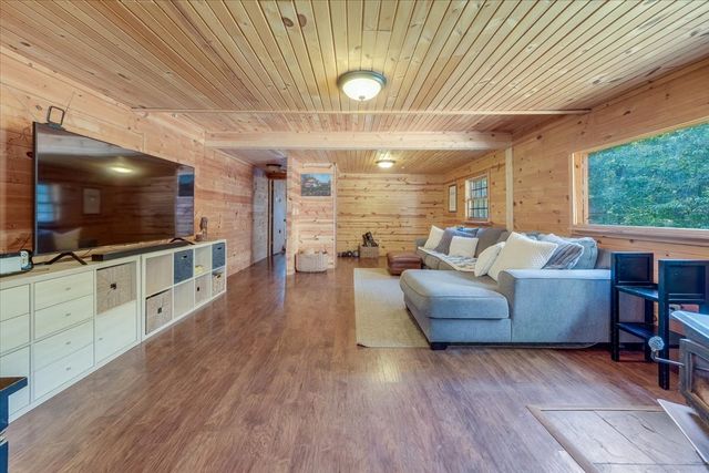 564C County Road 2400 Road N, Dewey, IL 61840