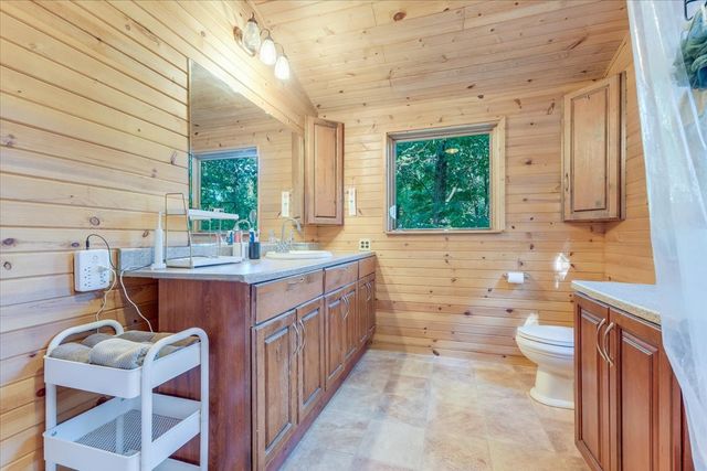 564C County Road 2400 Road N, Dewey, IL 61840