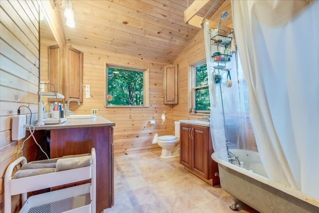 564C County Road 2400 Road N, Dewey, IL 61840