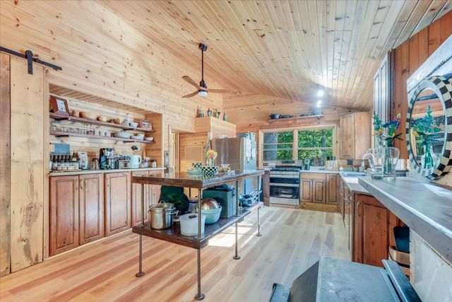 564C County Road 2400 Road N, Dewey, IL 61840