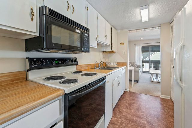 1000 11th Ave N Apt 128, North Myrtle Beach, SC 29582