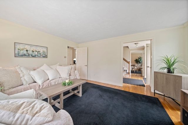25 Hounds Ditch Ln, Duxbury, MA 02332