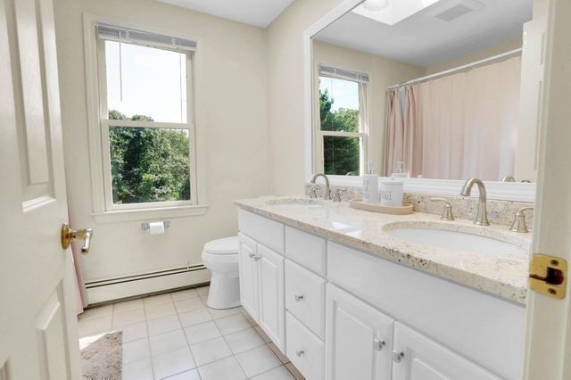 25 Hounds Ditch Ln, Duxbury, MA 02332