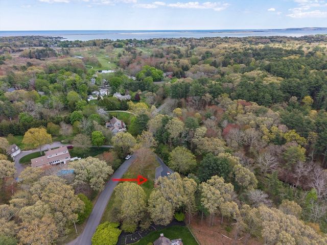 25 Hounds Ditch Ln, Duxbury, MA 02332