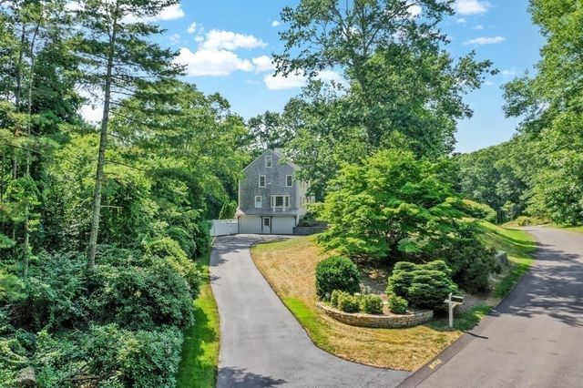 25 Hounds Ditch Ln, Duxbury, MA 02332