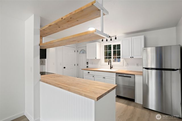 1405 Homann Drive SE, Lacey, WA 98503