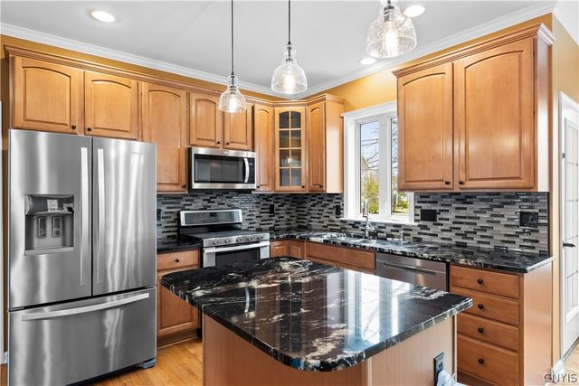 8735 Alizarin Avenue, Cicero, NY 13039