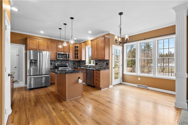 8735 Alizarin Avenue, Cicero, NY 13039