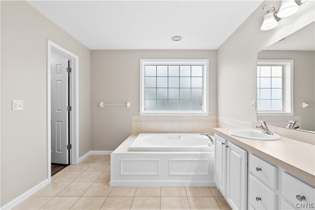 8735 Alizarin Avenue, Cicero, NY 13039