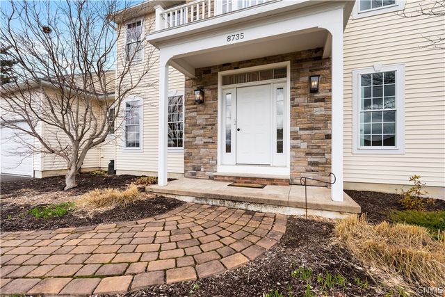 8735 Alizarin Avenue, Cicero, NY 13039