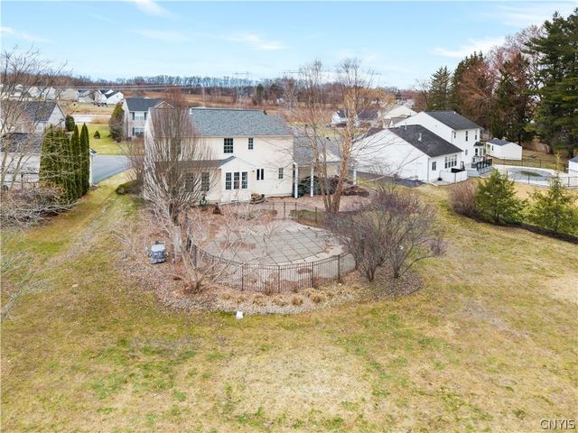 8735 Alizarin Avenue, Cicero, NY 13039