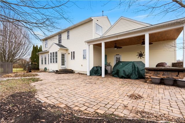 8735 Alizarin Avenue, Cicero, NY 13039