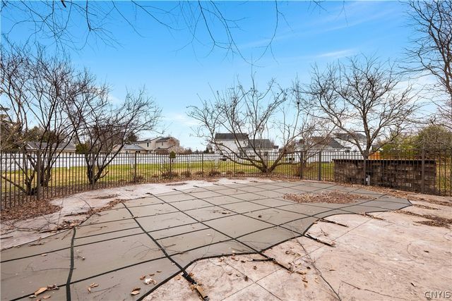 8735 Alizarin Avenue, Cicero, NY 13039