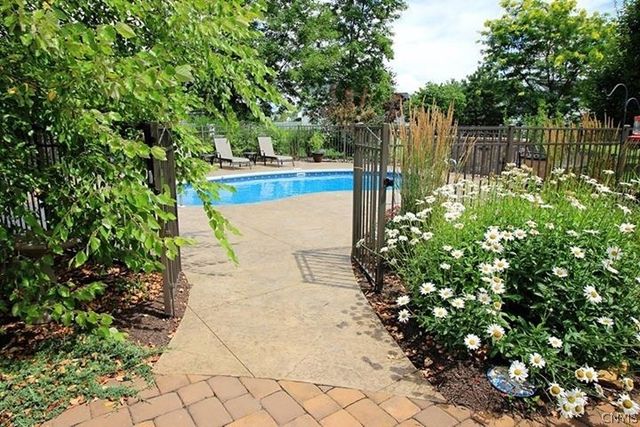 8735 Alizarin Avenue, Cicero, NY 13039