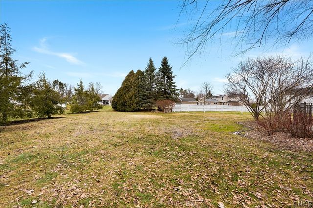 8735 Alizarin Avenue, Cicero, NY 13039