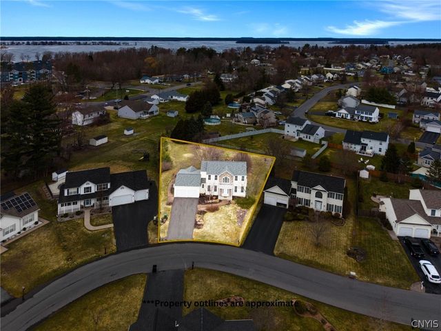 8735 Alizarin Avenue, Cicero, NY 13039