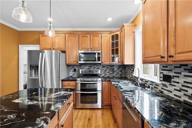 8735 Alizarin Avenue, Cicero, NY 13039