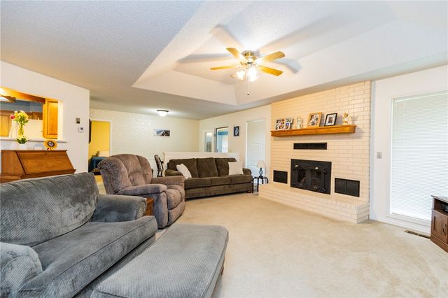 135 Mayfair Drive, Bella Vista, AR 72715
