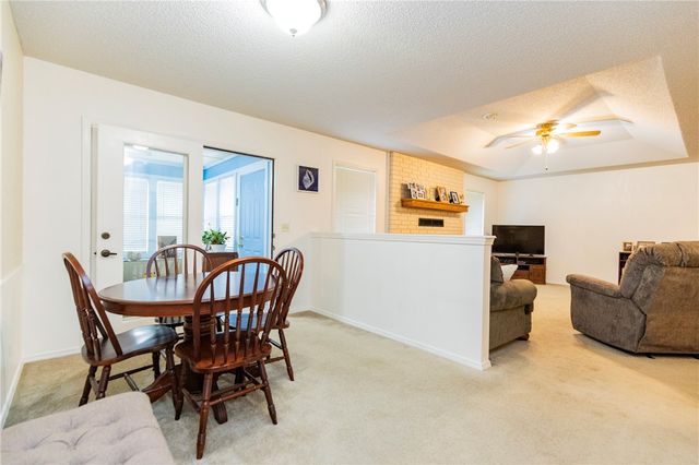 135 Mayfair Drive, Bella Vista, AR 72715