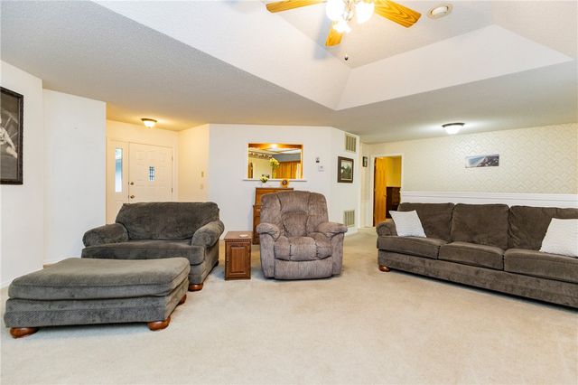135 Mayfair Drive, Bella Vista, AR 72715