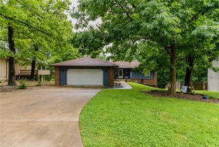 135 Mayfair Drive, Bella Vista, AR 72715