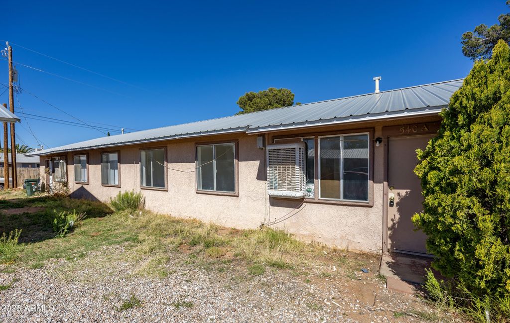 Image 3 of property listing at 540 N North Avenue, Sierra Vista, AZ 85635