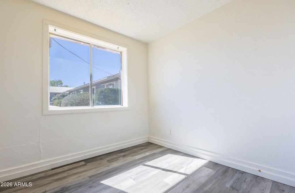 Image 8 of property listing at 540 N North Avenue, Sierra Vista, AZ 85635