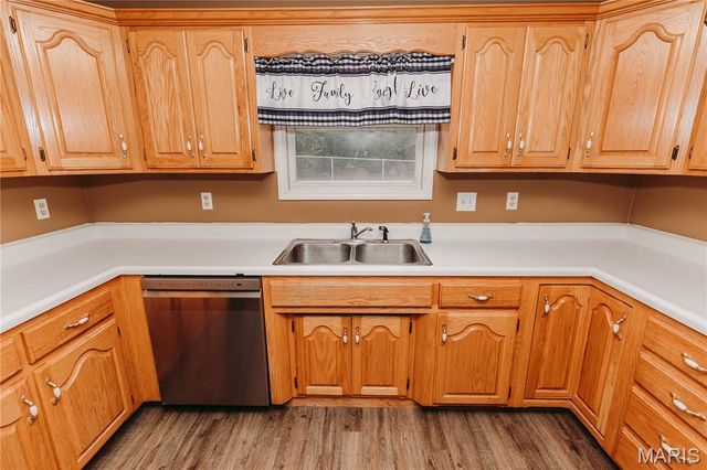 12280 Chicago Road, Dixon, MO 65459