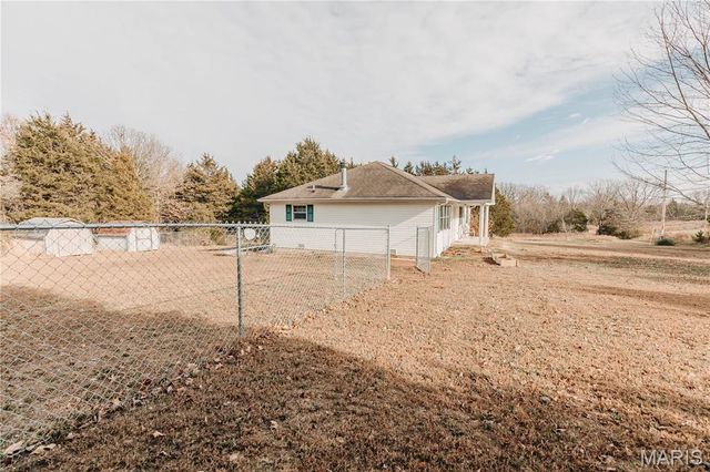 12280 Chicago Road, Dixon, MO 65459