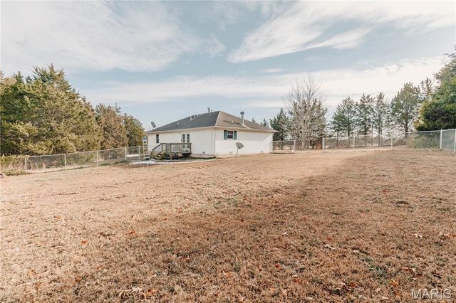 12280 Chicago Road, Dixon, MO 65459