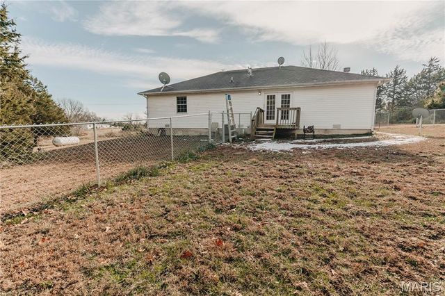12280 Chicago Road, Dixon, MO 65459