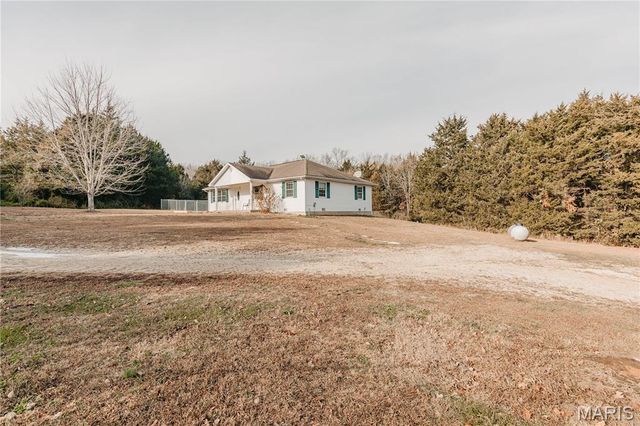 12280 Chicago Road, Dixon, MO 65459