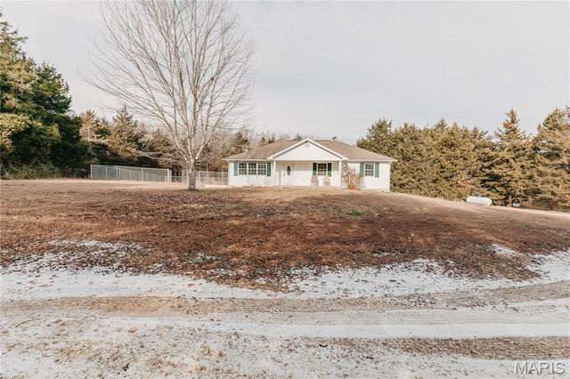 12280 Chicago Road, Dixon, MO 65459
