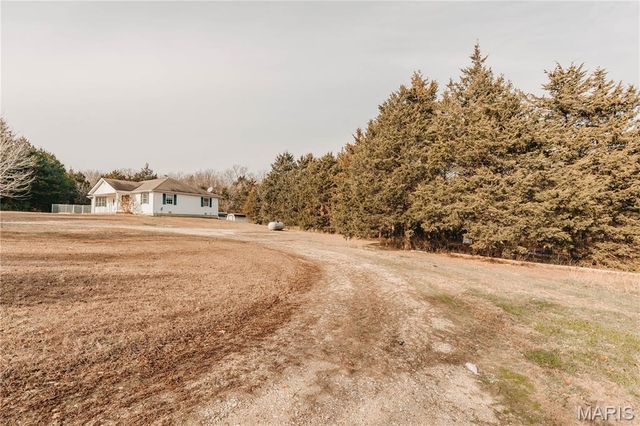 12280 Chicago Road, Dixon, MO 65459