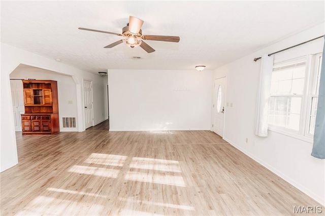 12280 Chicago Road, Dixon, MO 65459