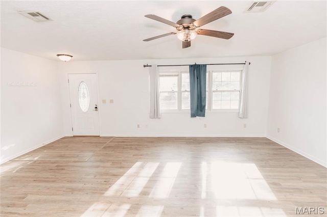 12280 Chicago Road, Dixon, MO 65459