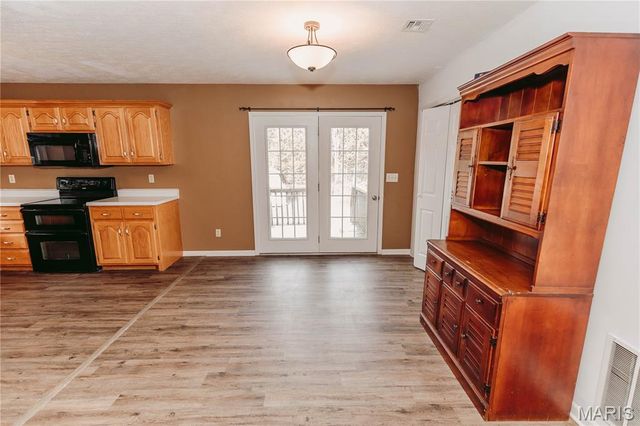 12280 Chicago Road, Dixon, MO 65459