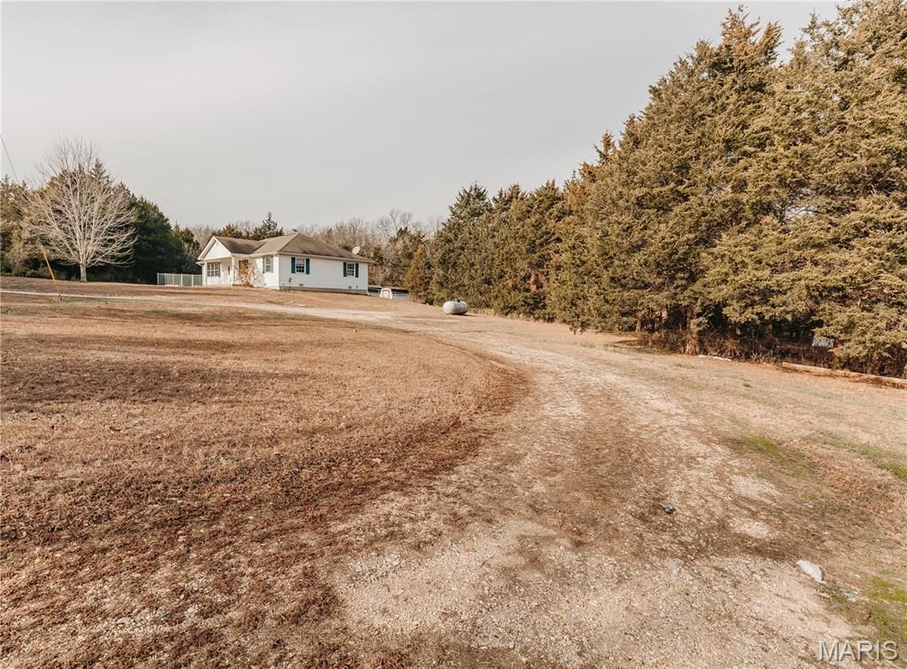 12280 Chicago Road, Dixon, MO 65459