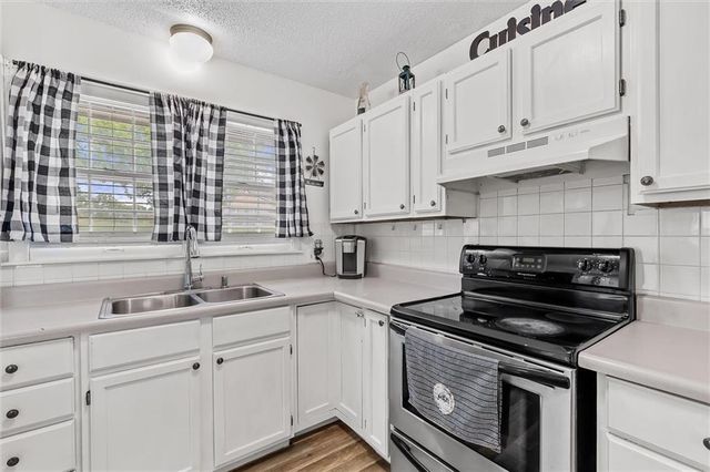 209 Augustus Drive, Excelsior Springs, MO 64024