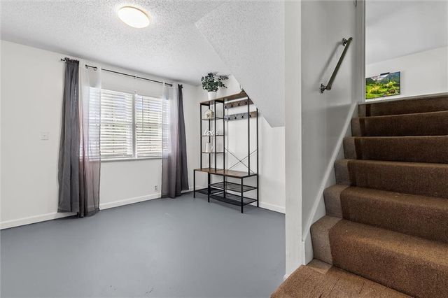 209 Augustus Drive, Excelsior Springs, MO 64024