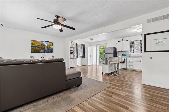 209 Augustus Drive, Excelsior Springs, MO 64024