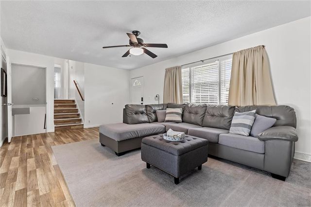 209 Augustus Drive, Excelsior Springs, MO 64024