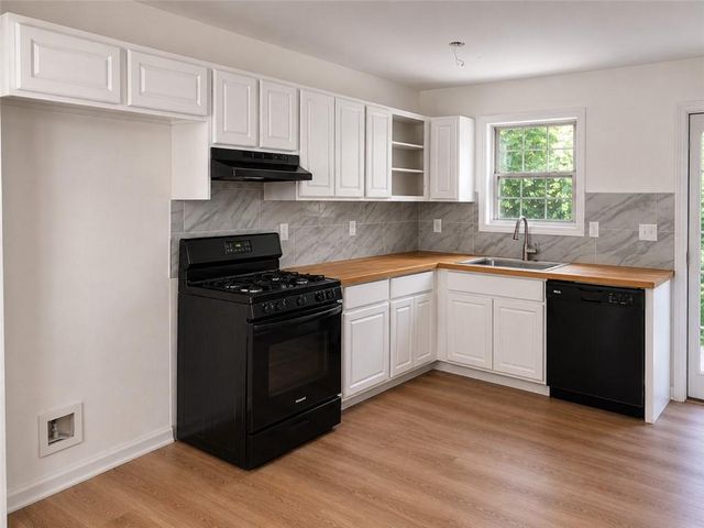 5027 Fitts Drive NE, Roswell, GA 30075