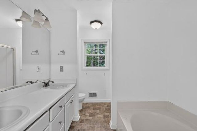 5027 Fitts Drive NE, Roswell, GA 30075