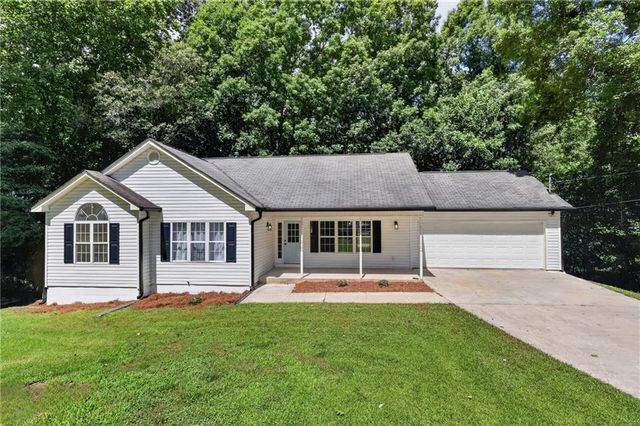 5027 Fitts Drive NE, Roswell, GA 30075