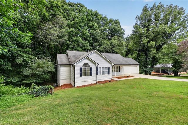 5027 Fitts Drive NE, Roswell, GA 30075