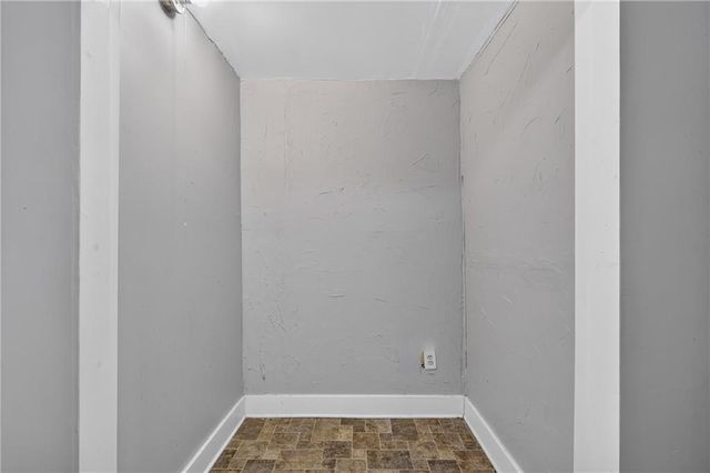 5027 Fitts Drive NE, Roswell, GA 30075