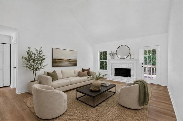 5027 Fitts Drive NE, Roswell, GA 30075